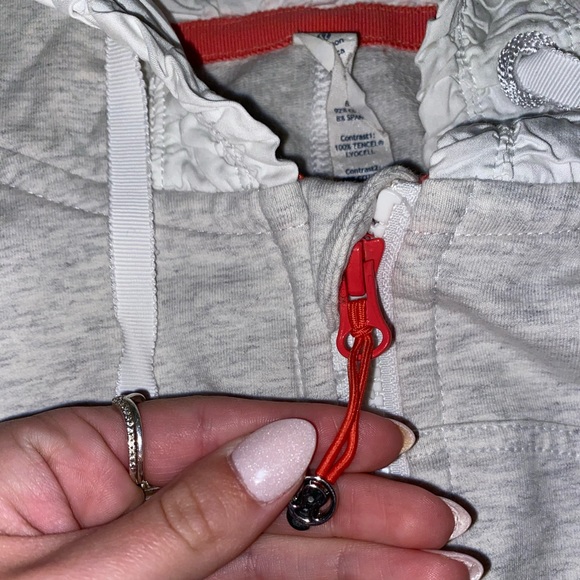 Lululemon zip up sweatshirt size 4 - Picture 4 of 4